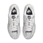 Nike Zoom Vomero 5 White / Silver - Image 4