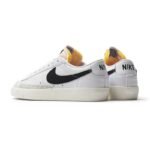 Nike Blazer Low 77 Vintage White/Black - Image 2